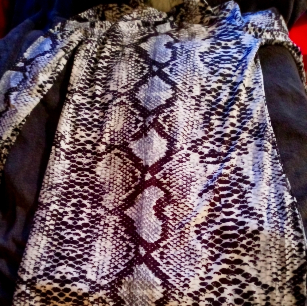 Long sleeve thin dress size M runs big